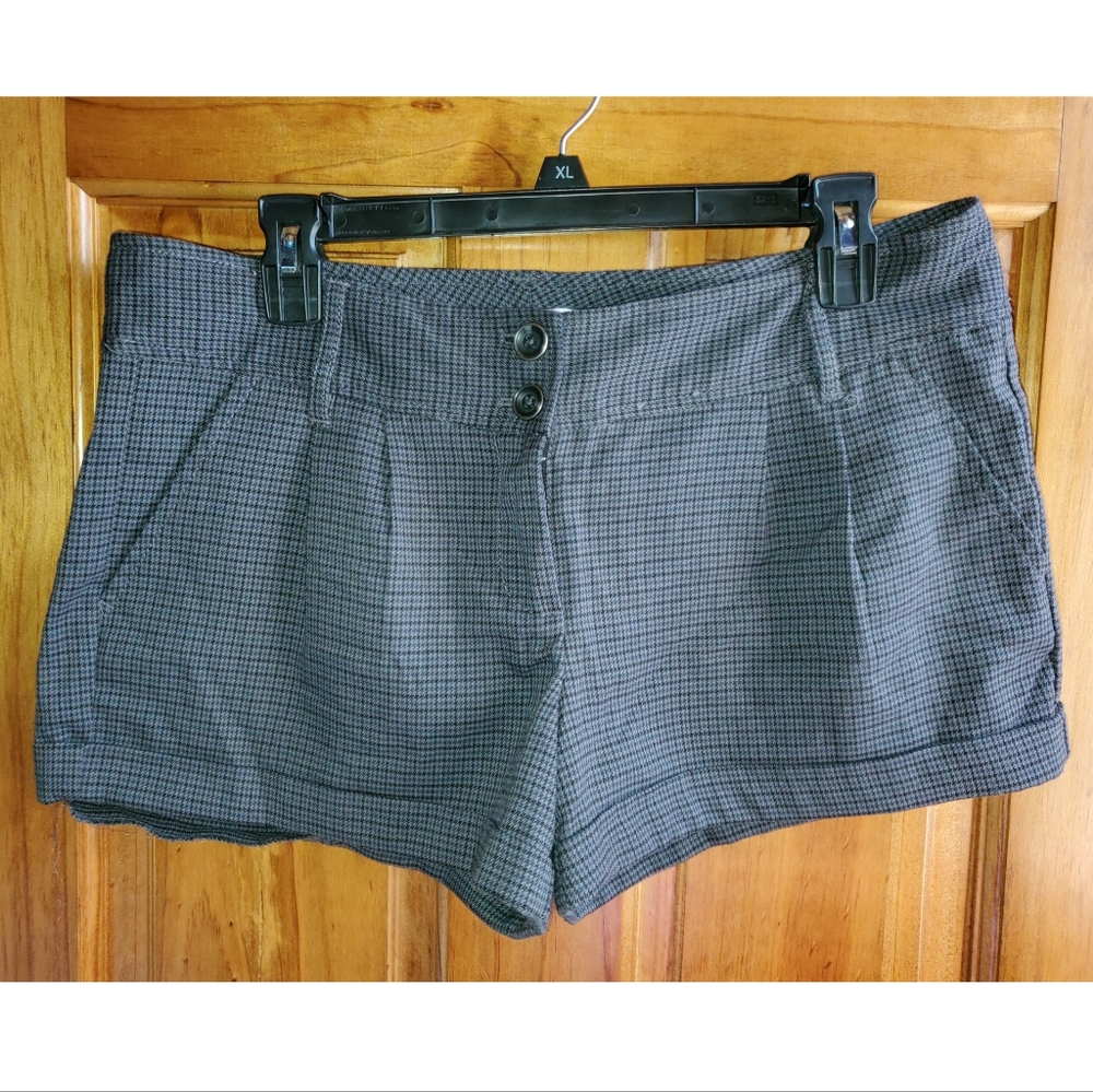 Candie's houndstooth print shorts